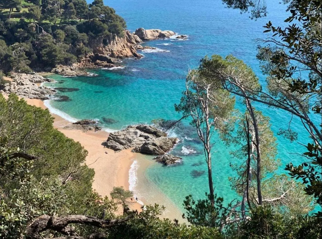 Seahomes Vacations, Beach&Pool, In Fenals Beach Lloret de Mar Hiszpania