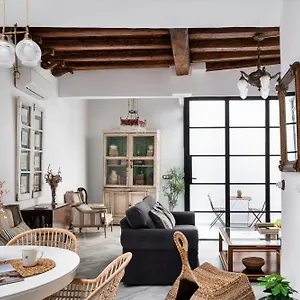 https://vrgenes-luxury-house.es-andalucia.com