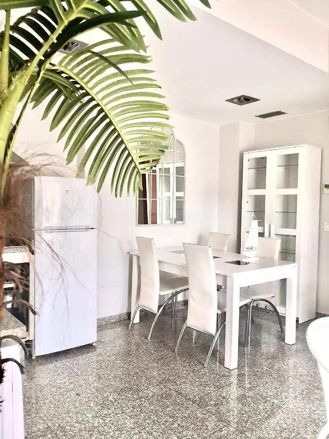 Seahomes Vacations, Beach&Pool, In Fenals Beach Lloret de Mar Appartement