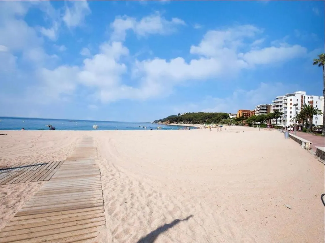 Seahomes Vacations, Beach&Pool, In Fenals Beach Lloret de Mar 0*,  Spanje